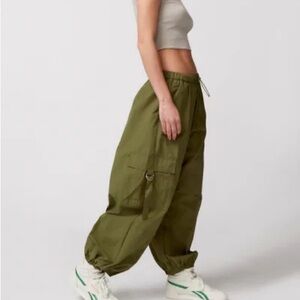 urban outfitters parachute pants